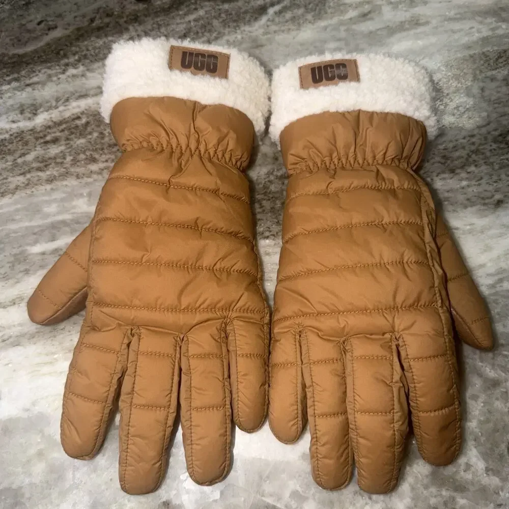 NWOT UGG UGGFluff Cuff Gloves Small/medium CHESNUT WINTER (AD8) Msrp $95